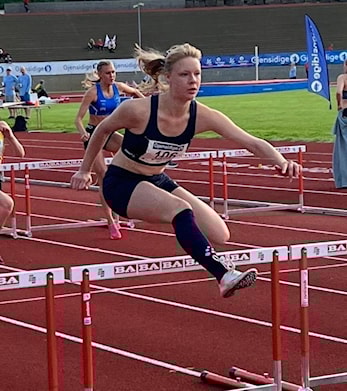 2.dag av UM - Sølv til Karine Magnussen og bronse til Freia Skaset Haraldsen